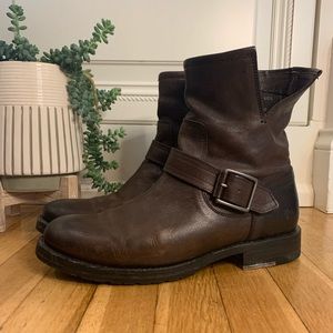 Frye Veronica Bootie 👢- Brown